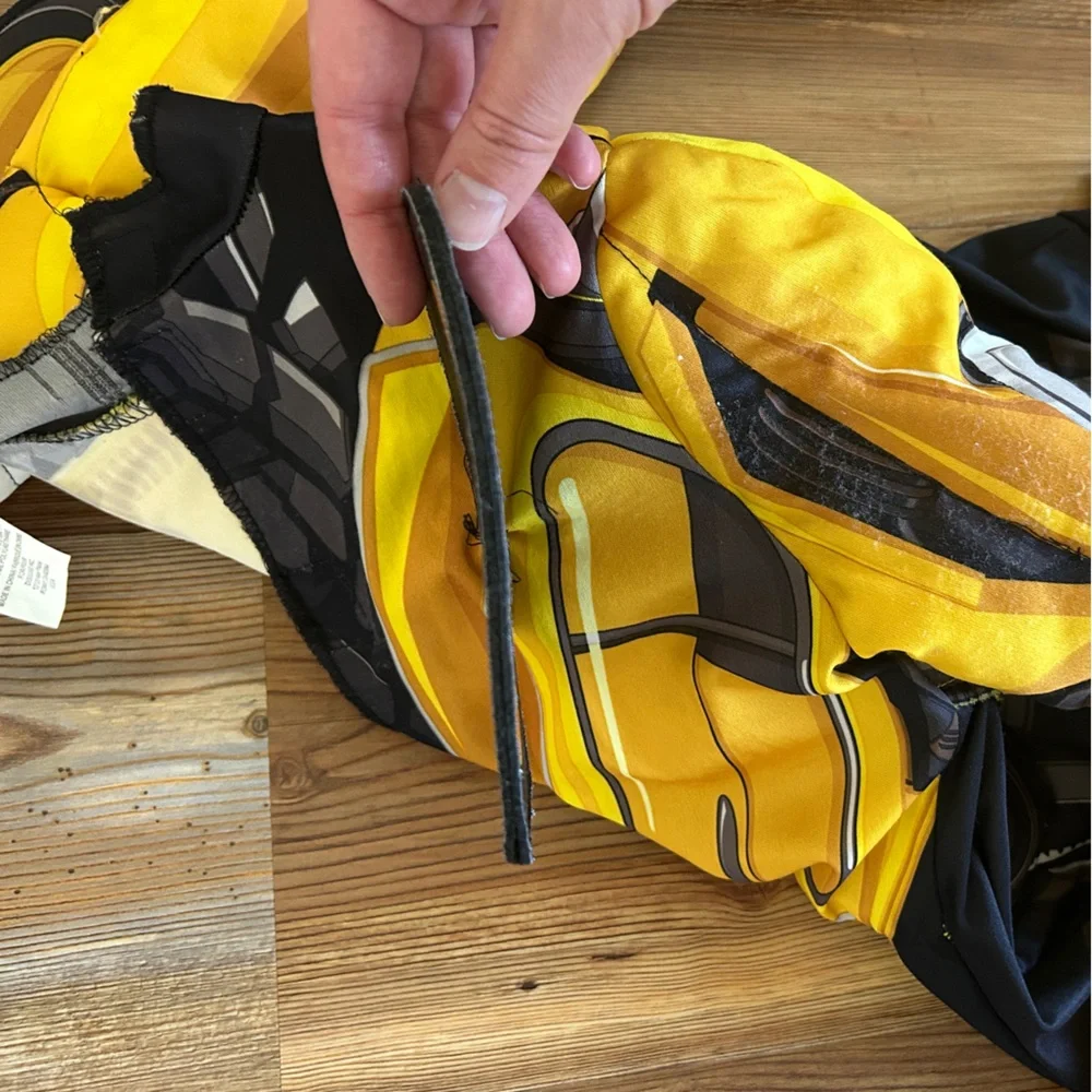Bumble Bee Tranformers Costume 6/7 - Picture 3 of 8